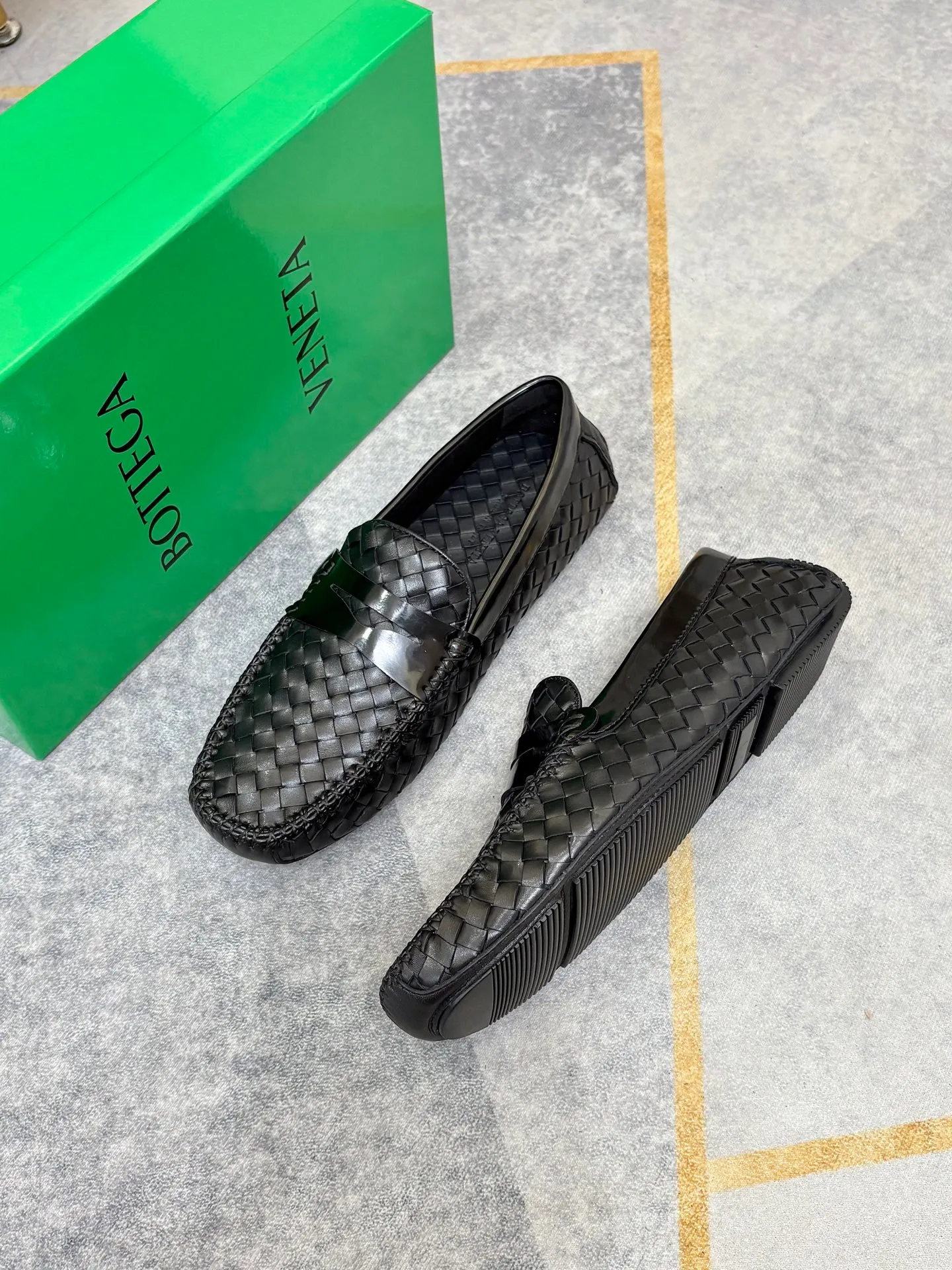 P420💰 (Niu Li + Niu Pad) [BV] The latest hot style‼ ️Casual men's shoes, uppers imported first-layer cowhide ➕Full imported cowhide lining✔️Exquisite workmanship, excellent foot feel, special rubber soles✔️, cool and fashionable, the latest fashion, fashionable outsole, hurry up.  Code number: 38-44 (can be customized to 37.45, non-refundable)